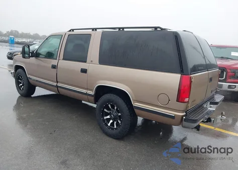 1996 Chevrolet Suburban C1500 z USA, uszkodzony, nr VIN 3GNEC16RXTG152304